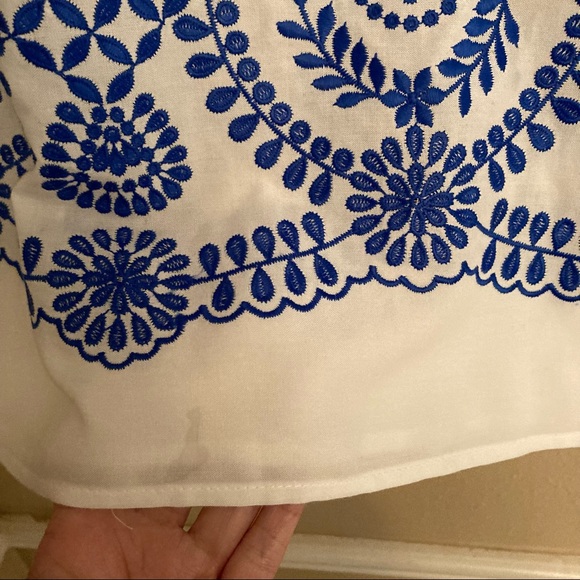 Karen Kane Medallion Top - Picture 8 of 10